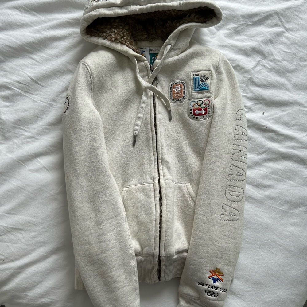 RARE Vintage 2010 Vancouver Olympics Faux Fur Hooded Sweater